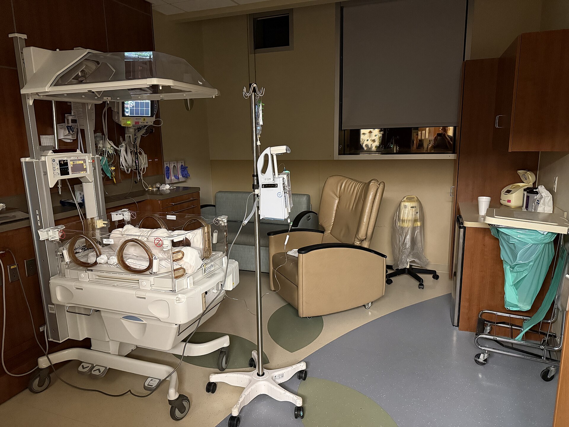 2026-05-07 21 12 05 Suite within the neonatal intensive care unit at Capital Health Medical Center - Hopewell in Hopewell Township, Mercer County, New Jersey