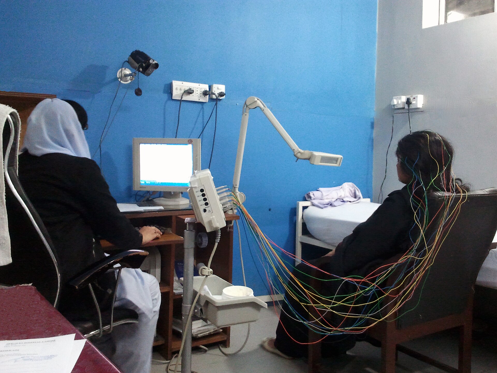 EEG being done